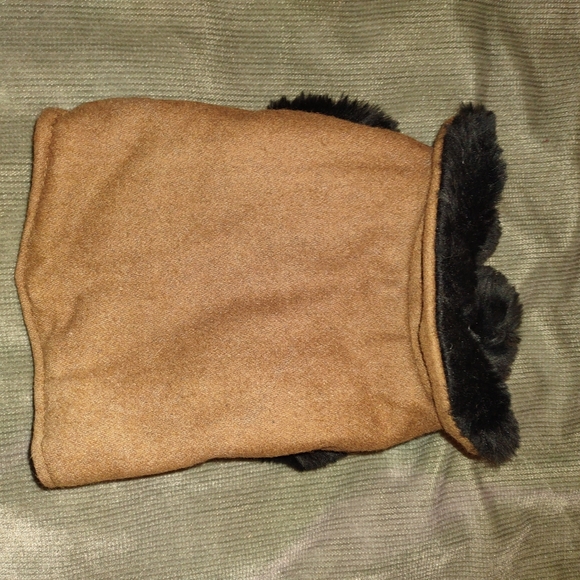 Fur trimmed dog coat - Picture 8 of 8